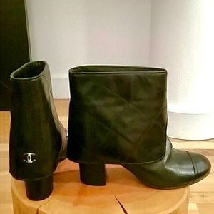 CHANEL quilted black leather booties